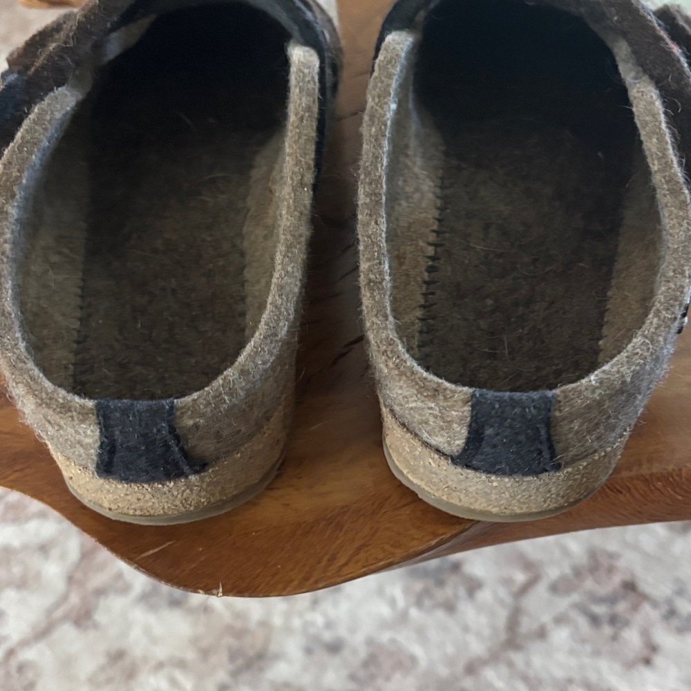 Haflinger Tan and Black Felt Mules with Button Straps - Picture 4 of 7